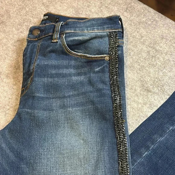 Hudson Nico Cigarette Fit with Unique Metal Detail, Size 28. - Picture 2 of 12